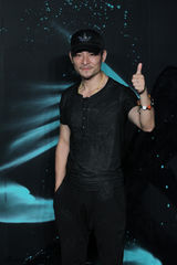 组图：张柏芝现身北京 白衣搭黑裙干练又妩媚