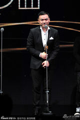组图：陈建玮获得最佳台语男歌手奖