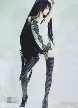 组图：49岁张曼玉着蕾丝内衣登杂志 大秀骨感美