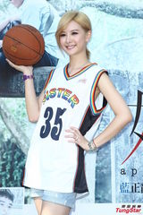 组图：蓝正龙盼早生子 为娇妻改冲动个性