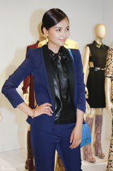 组图：刘涛亮相时尚活动 帅气造型性感十足