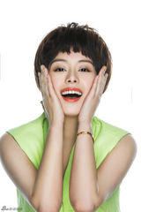 组图：王力可时尚写真笑容灿烂尽显清新俏皮