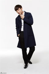 组图：成毅帅气型男写真笑容灿烂