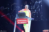 组图：多变哈林(庾澄庆)唱金曲 登小巨蛋万人同欢