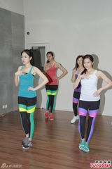 组图：十六位候选港姐练舞 九号王卓淇是非不绝