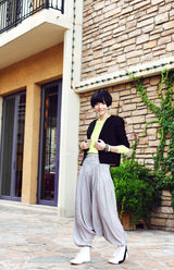 组图：时尚设计师夕又米街拍似潇洒美少年