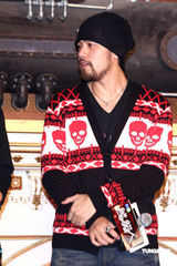 幻灯图：周杰伦领头做公益 被扯上绯闻很无奈