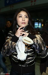 组图：陈慧琳否认春晚节目遭删 力挺冯小刚