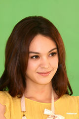 组图：亚太影后张榕容任亲善大使 拍摄影展宣传广告