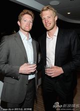 高清组图：《花瓶妻》庆功宴 众女星低胸爆乳抢镜