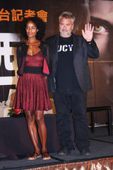 组图：吕克-贝松称极爱文字创作 艺术无国界