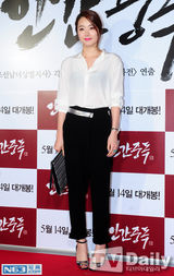 组图：金泰熙等捧场宋承宪新片 希澈咬票四次元