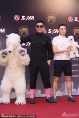 组图：各路音乐人齐聚金曲奖 星光熠熠