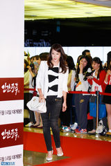 独家高清：金泰熙权相佑大咖齐捧场宋承宪新片