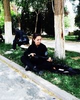 组图：新疆反恐前线美女特警走红 被赞美得冒泡