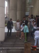 组图：网曝姚笛片场照 全程黑脸要求清场