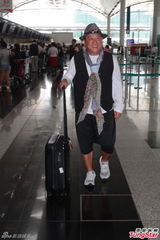 组图：曾志伟见证钟镇涛婚礼 “房东”案表痛心