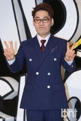 组图：Girls Day素珍优雅白裙出席记者会