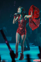 薛凯琪透视装激吻黄伟文 避谈房祖名把妹闯祸