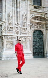 组图：袁文康威尼斯写真曝光 帅气红衣型男魅力