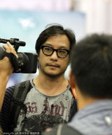 组图：彭顺小三门后首露面 称与李心洁关系OK