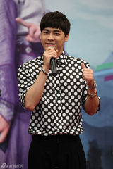 组图：《古剑》马天宇郑爽友达以上 杨幂爱吐槽