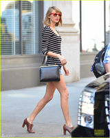 策划：夏日宅男福利！看女星为美秀大腿