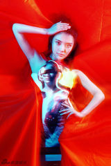 组图：徐冬冬最新大片高端时尚幻影魅惑