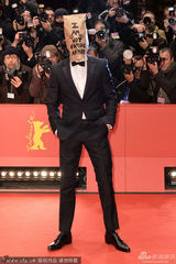 策划：裸奔弱爆！影节红毯九怪 囧脸露臀钻裙底