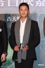 组图：古天乐吴尊《开心魔法》香港首映收入捐慈善