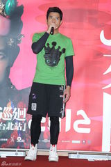 组图：郭富城限制饮食保持体态 称50岁前成婚