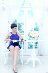 高清图：小范冰冰杨慧娇酷暑献清凉 代言高档别墅