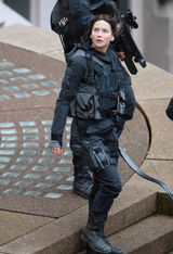 组图：《饥饿游戏3》詹妮弗-劳伦斯 变身女战士