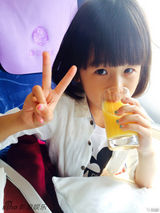 组图：贝儿表情包来喽！呆萌搞怪难掩少女心