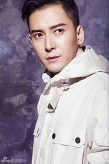 组图：韩栋携名犬拍摄写真 帅气硬朗展型男魅力