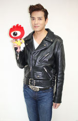 组图：陈晓东夸女毛多像妈妈 变奶爸内心柔软