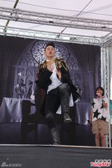 组图：潘玮柏《小丑》自创MV挑战不同类型角色