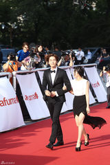 独家高清：又是一年百想红毯 众星云集争奇斗艳