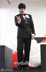 组图：IVY《芝加哥》蕾丝短裙 红唇黑丝诱惑