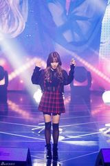 独家：少女时代TTS热辣献唱 下叉劈腿秀舞功