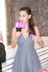 组图：徐子珊低胸装现身 称怕到内地拍剧