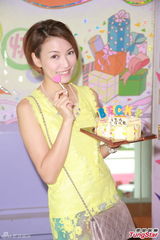 组图：周家蔚为儿子弃事业 陈庭欣愿做房奴