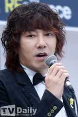 组图：韩星金长勋望组建民间心理治疗组织