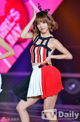 组图：《The Show》女团争奇斗艳献动感舞台