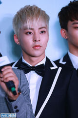 组图：EXO-M旋风袭京 见李秀满变身最佳员工