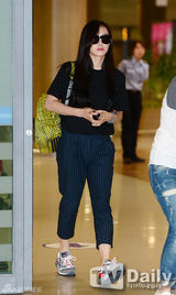 组图：SJ强仁f(x)宋茜返韩 笑颜灿烂心情好