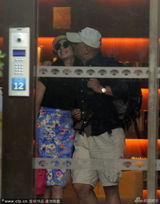 组图：王全安嫖娼被拘 与张雨绮恩爱常当众亲吻