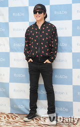 组图：爱豆总动员 金亨俊2PM灿盛出席时尚活动