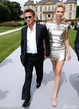 组图：比美！艾玛回眸浅笑章子怡开怀大笑