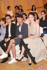 组图：李克勤指隐形胸罩应记名 张敬轩只有声线